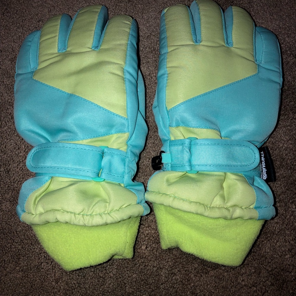 Athletech Kids thinsulate winter gloves in Aqua and Lime